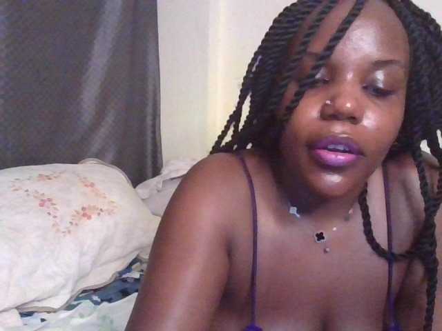 NewBird live cam on BongaCams