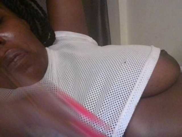 NewBird live cam on BongaCams