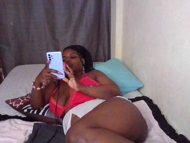 NewBird live cam on BongaCams