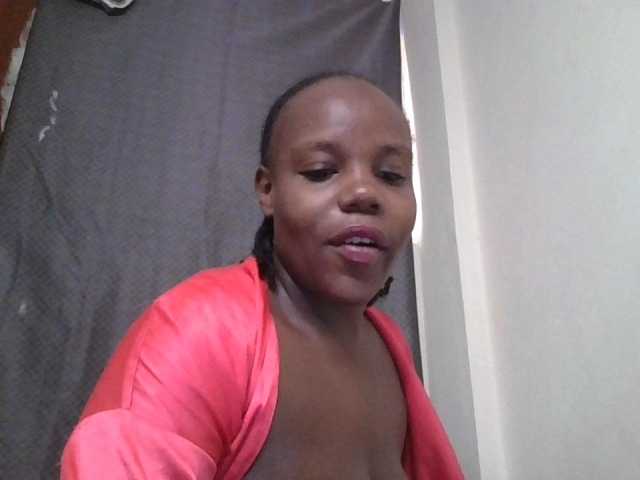 NewBird live cam on BongaCams