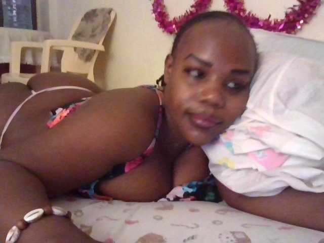 NewBird live cam on BongaCams
