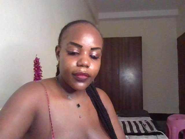 NewBird live cam on BongaCams