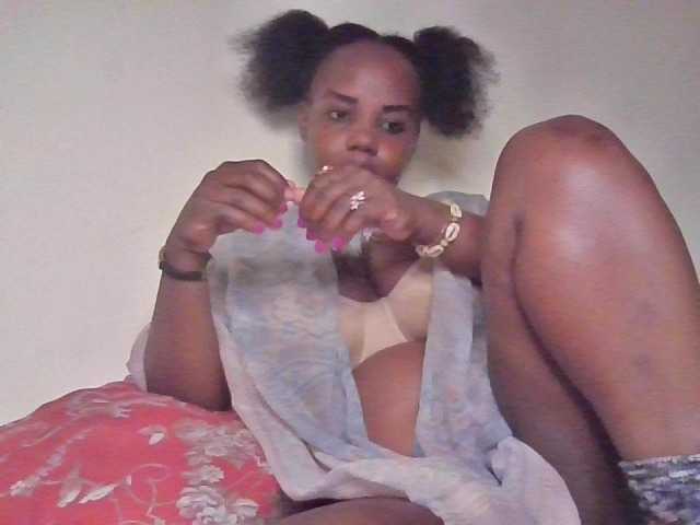 NewBird live cam on BongaCams