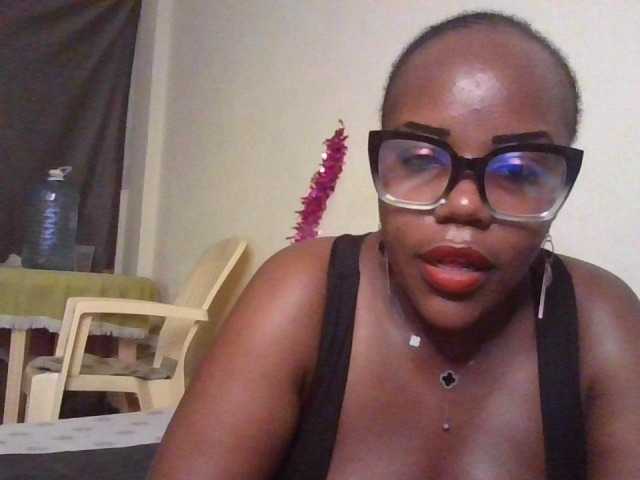 NewBird live cam on BongaCams