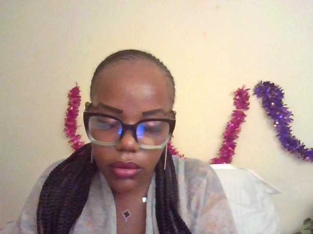 NewBird live cam on BongaCams