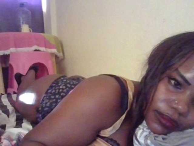 NewBird live cam on BongaCams
