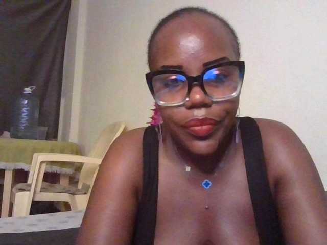 NewBird live cam on BongaCams