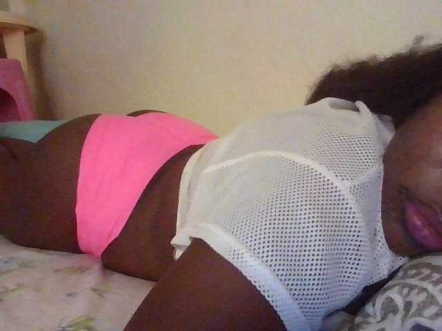 NewBird live cam on BongaCams