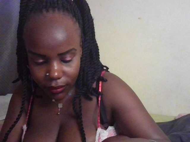 NewBird live cam on BongaCams