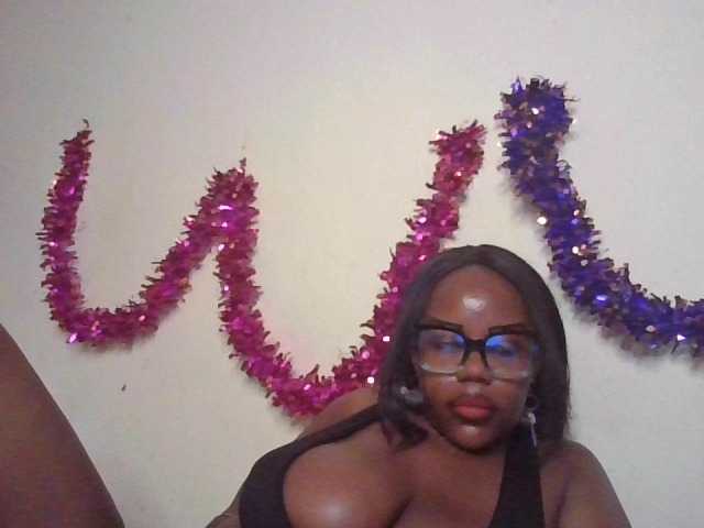 NewBird live cam on BongaCams