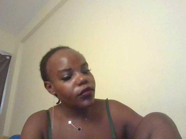 NewBird live cam on BongaCams
