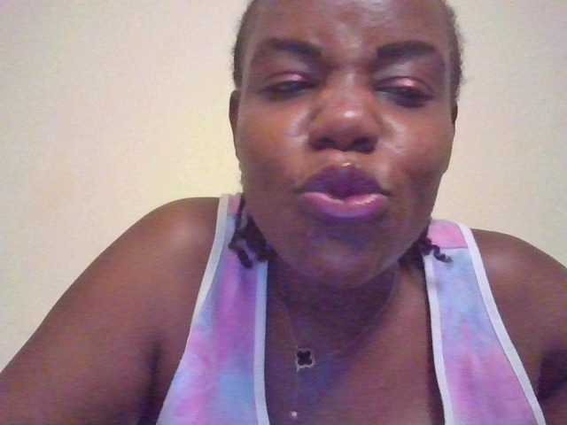 NewBird live cam on BongaCams