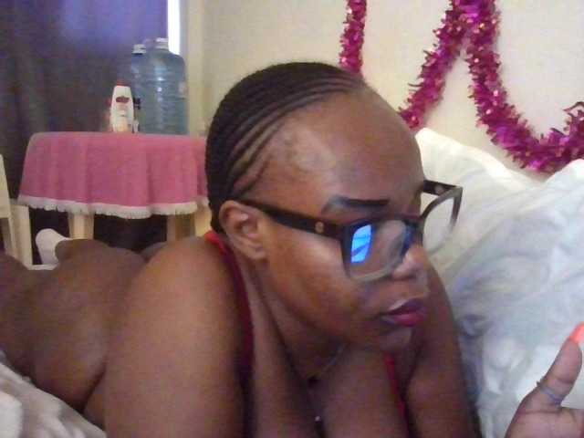 NewBird live cam on BongaCams