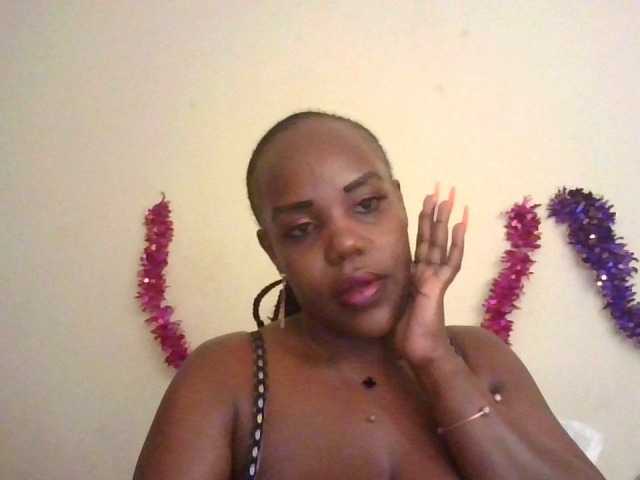 NewBird live cam on BongaCams