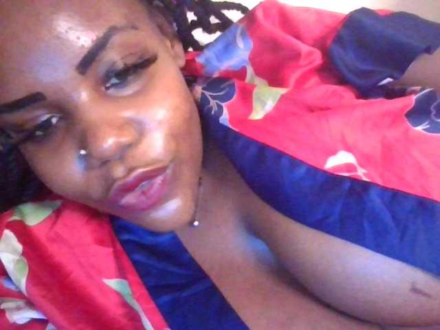NewBird, live now on BongaCams