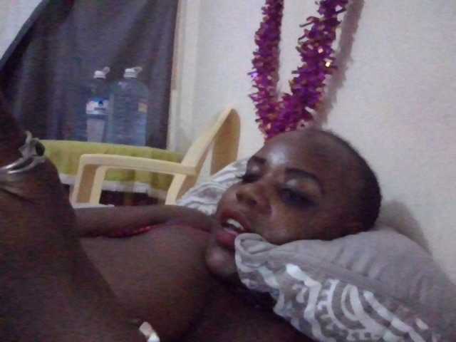 NewBird live cam on BongaCams