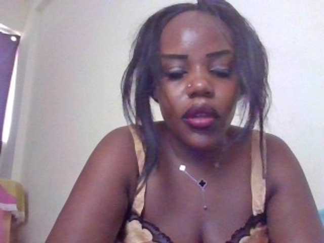 NewBird live cam on BongaCams
