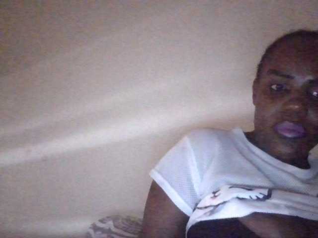 NewBird live cam on BongaCams