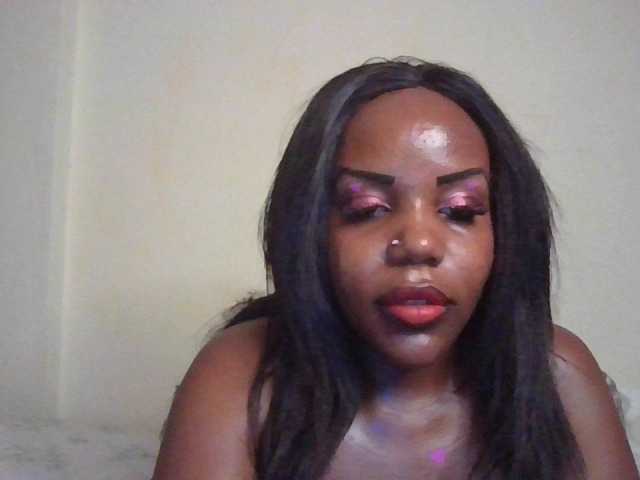 NewBird — live female cam