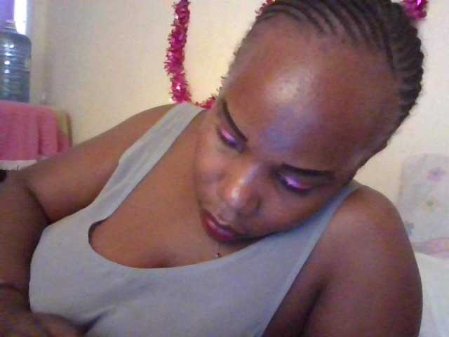 NewBird live cam on BongaCams