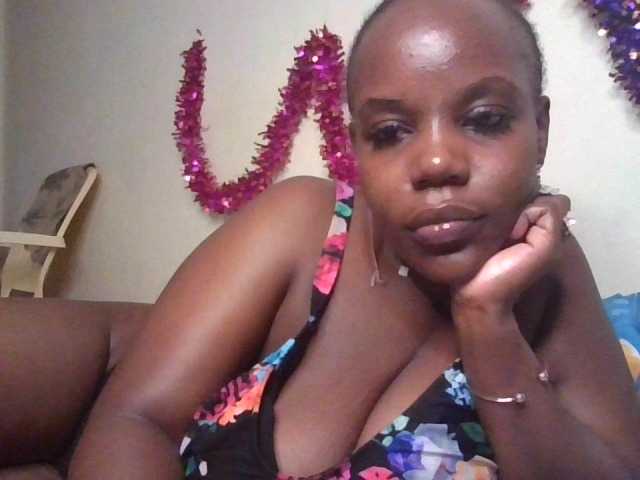 NewBird live cam on BongaCams