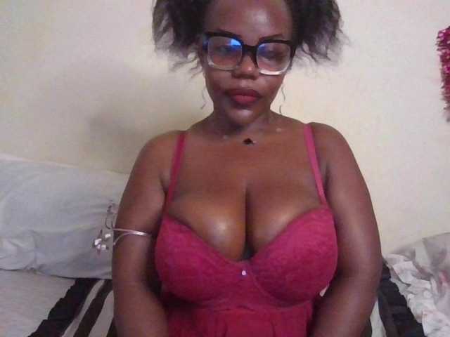 NewBird live cam on BongaCams