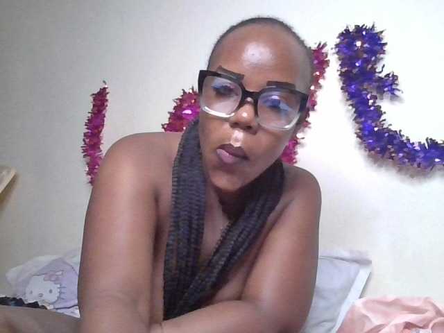 NewBird live cam on BongaCams