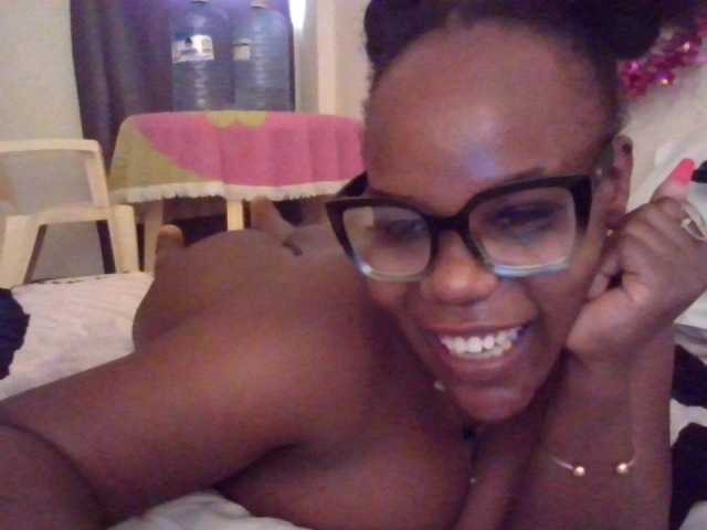 NewBird live cam on BongaCams