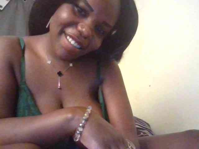 NewBird Live Webcam on BongaCams