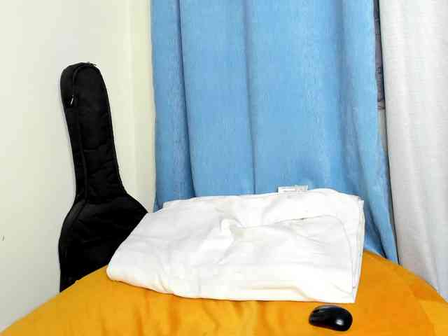 Aalisha-Jade webcam