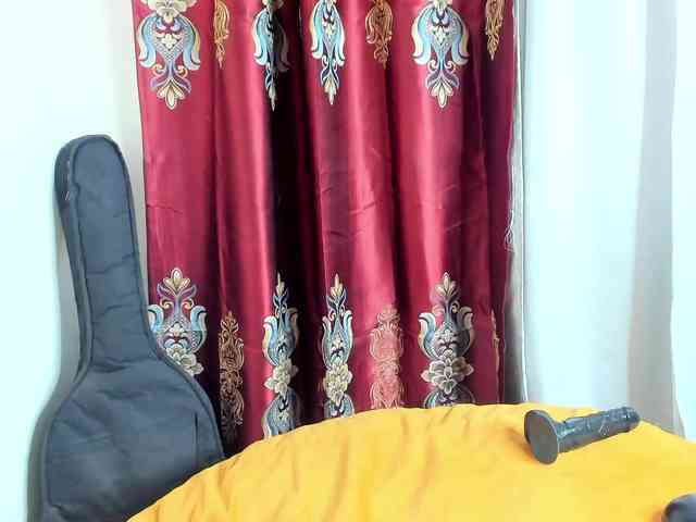 Aalisha-Jade webcam