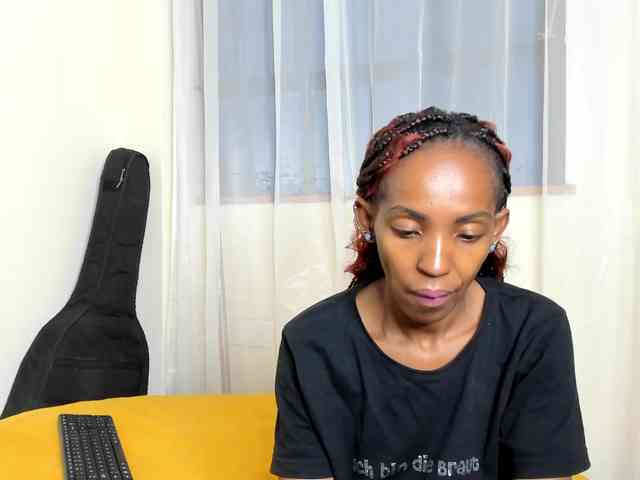 Aalisha-Jade webcam