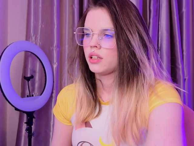 HannaCristal's BongaCams show and profile