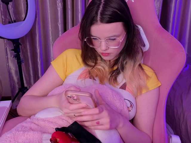 HannaCristal's BongaCams show and profile