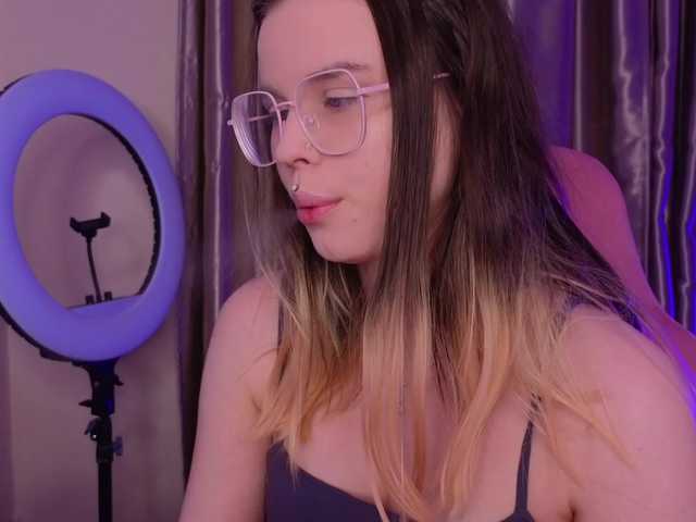 HannaCristal's BongaCams show and profile