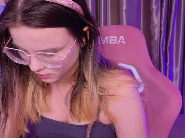 HannaCristal's BongaCams show and profile