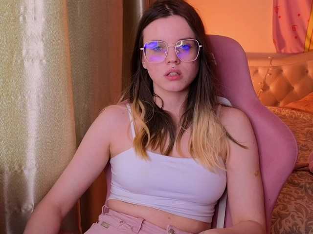 HannaCristal live cam on BongaCams