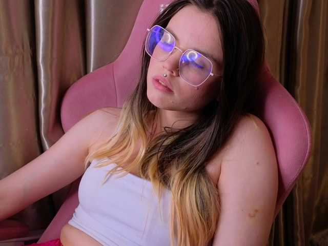 HannaCristal live cam on BongaCams