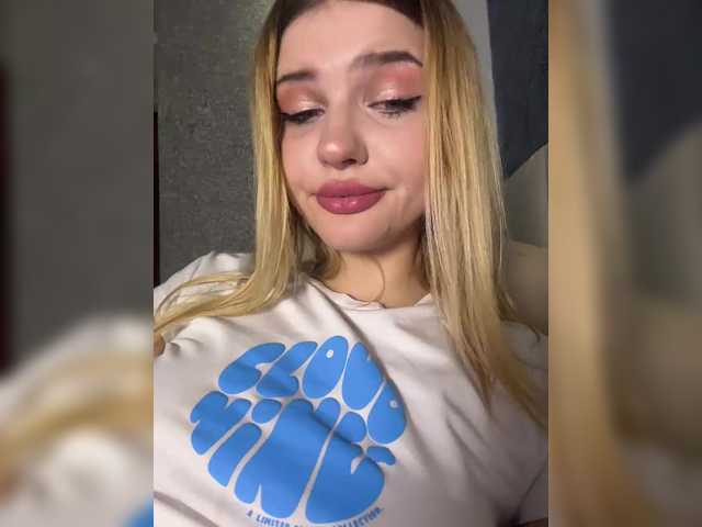 Melaniamyr live cam on BongaCams
