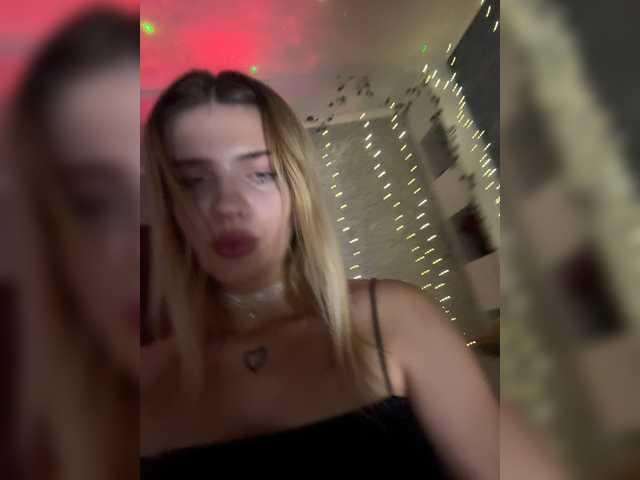 Melaniamyr live cam