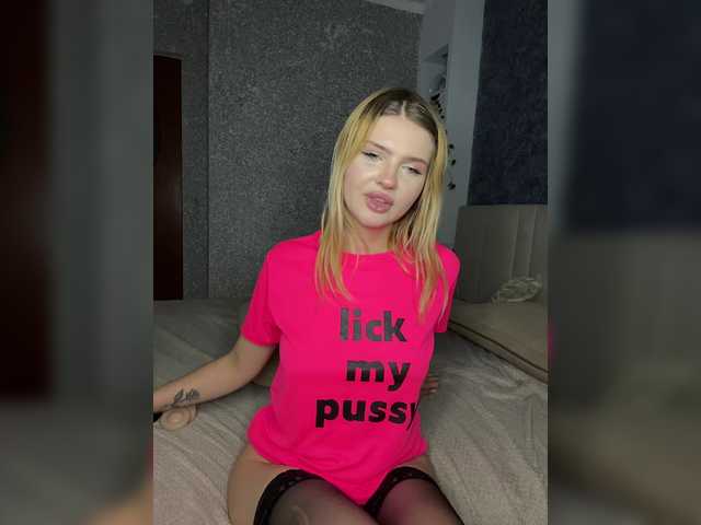 Melaniamyr live cam on BongaCams