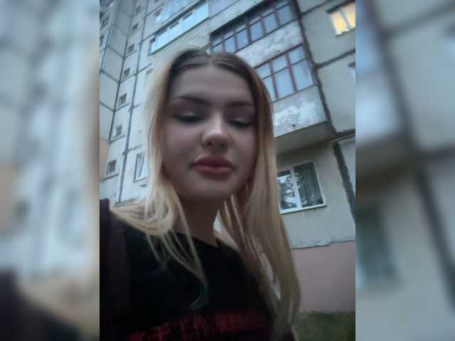 Melaniamyr live cam