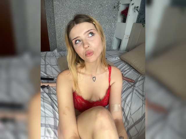 Melaniamyr live cam on BongaCams