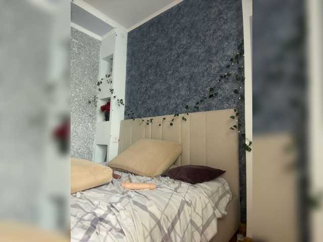 Melaniamyr live cam on BongaCams