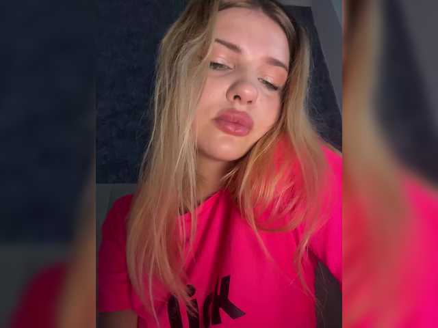 Melaniamyr live cam on BongaCams