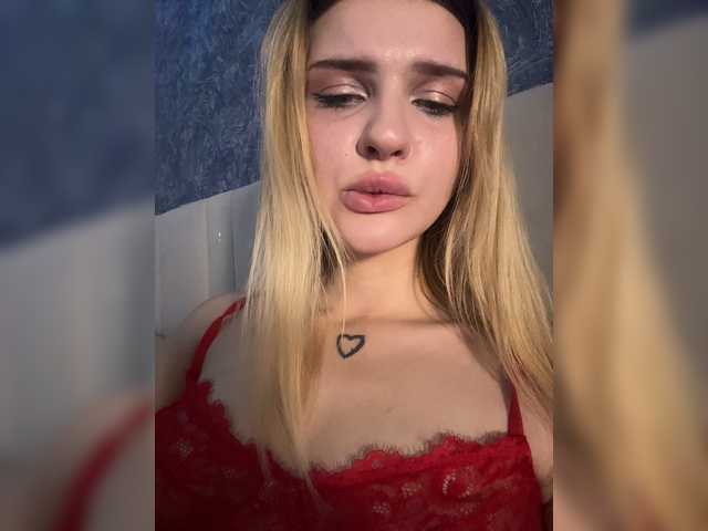Melaniamyr live cam on UnifiedCams