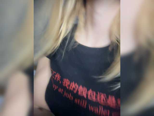 Melaniamyr live cam on BongaCams