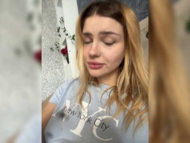 Melaniamyr live cam on BongaCams