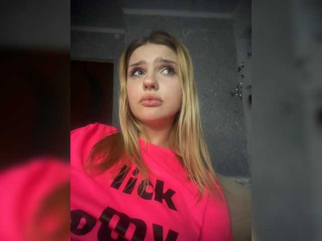 Melaniamyr live cam on BongaCams