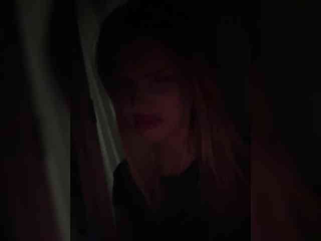 -Melani- webcam